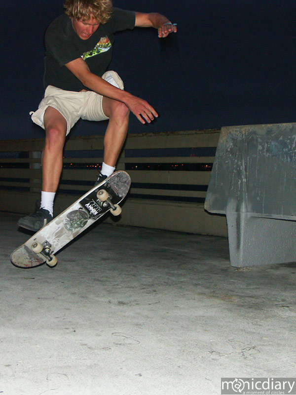 ocean-beach-skater02.jpg : ocean.beach.san.diego