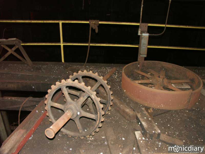 gears.jpg : the.mill.maui